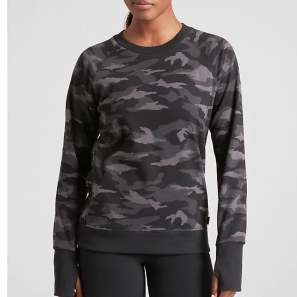 Athleta Triumph Black Camo Print Crewneck‎ Sweatshirt Thumbholes Size M